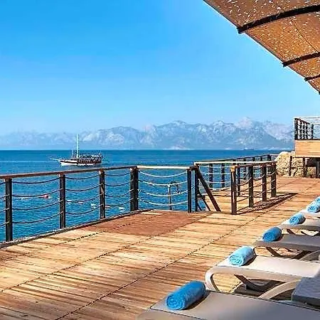 Hotel Delta Lara 5*